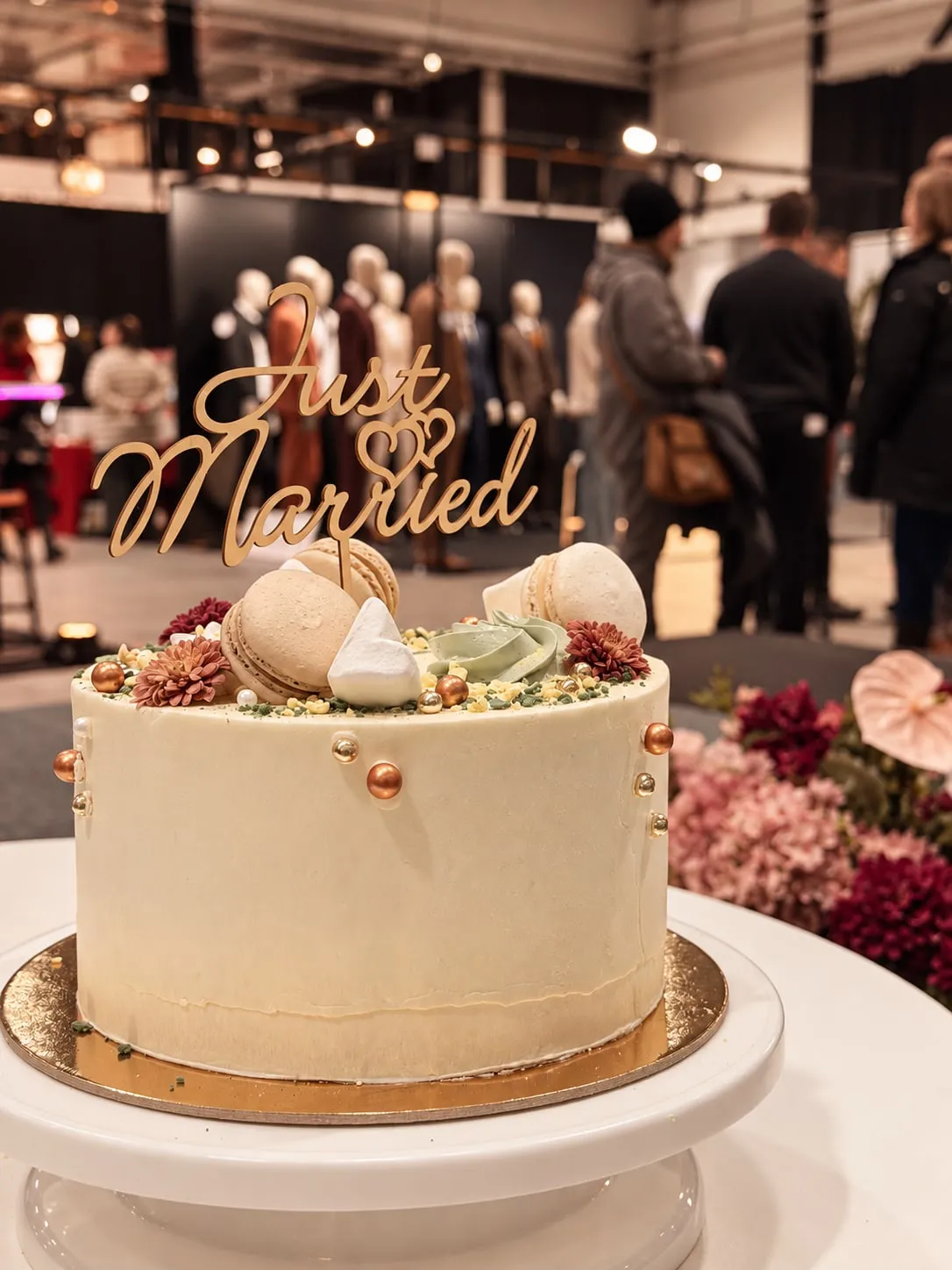 Just Married -hääkakku messuilla